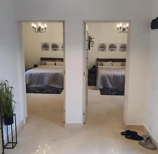 Casa Cu Flori