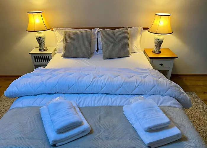 Family Villa Lake View - Therme Bucharest & Otopeni Airport